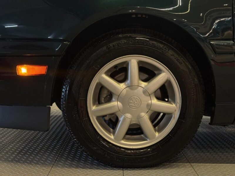 1998 VOLKSWAGEN GOLF GLX 2.0 MI - R$ 77.890,00
