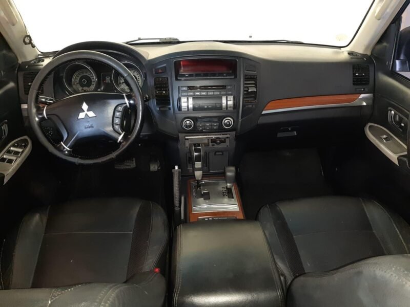 2008 MITSUBISHI PAJERO FULL GLS 3.2 4X4 - R$ 89.990,00