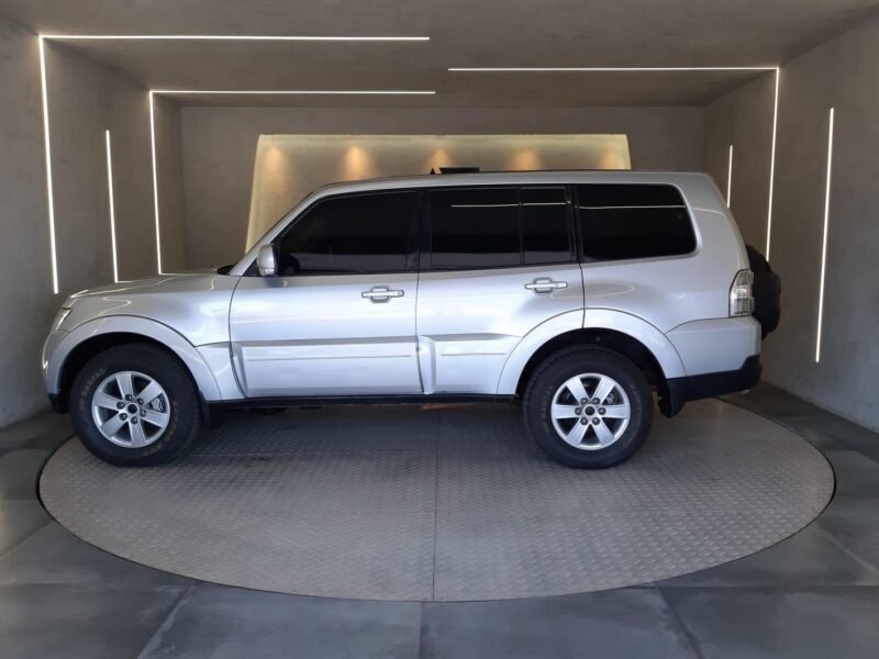 2008 MITSUBISHI PAJERO FULL GLS 3.2 4X4 - R$ 89.990,00