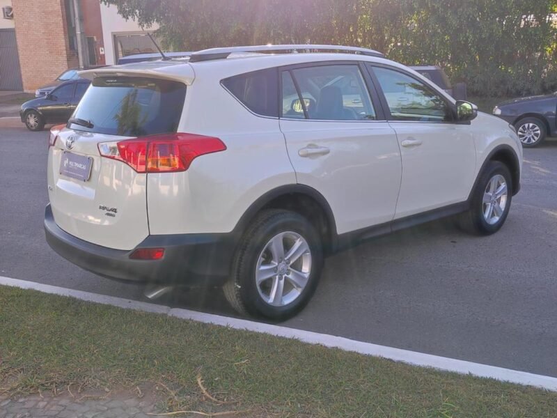 2013 TOYOTA RAV4 25L 4X4 - R$ 95.900,00