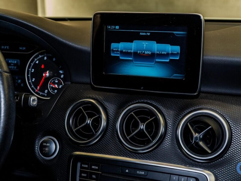 2016 MERCEDES-BENZ A 200FF - R$ 94.990,00