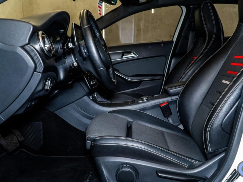 2016 MERCEDES-BENZ A 200FF - R$ 94.990,00