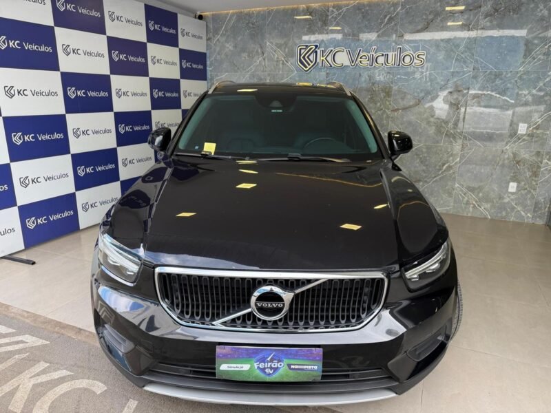 2020 VOLVO XC 40 2.0 T4 GASOLINA MOMENTUM GEARTRONIC - de R$ 165.900,00