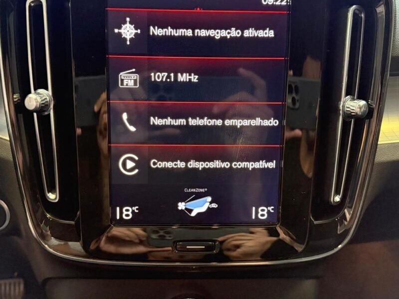 2020 VOLVO XC 40 2.0 T4 GASOLINA MOMENTUM GEARTRONIC - de R$ 165.900,00