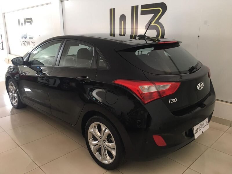 2015 HYUNDAI I30 1.8 - R$ 67.900,00
