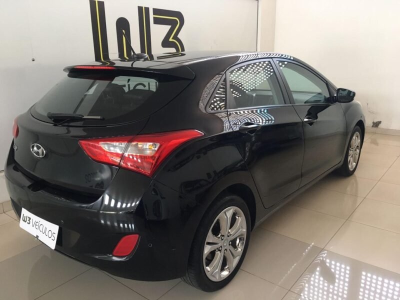 2015 HYUNDAI I30 1.8 - R$ 67.900,00