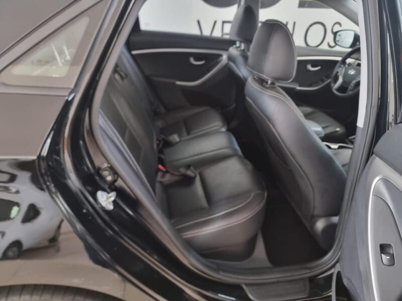 2015 HYUNDAI I30 1.8 - R$ 67.900,00
