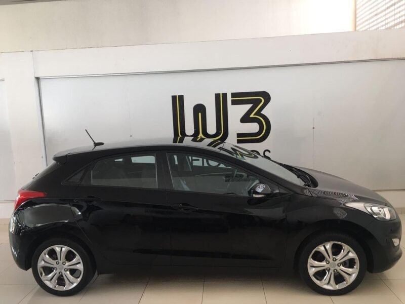 2015 HYUNDAI I30 1.8 - R$ 67.900,00
