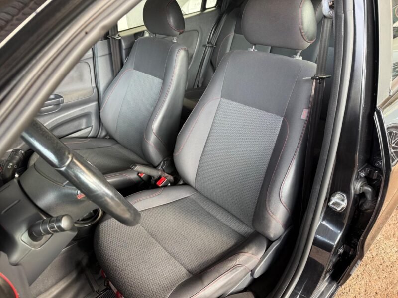 2016 VOLKSWAGEN GOL 1.0 MI ROCK IN RIO 8V G6 TOTAL FLEX - R$ 45.990,00