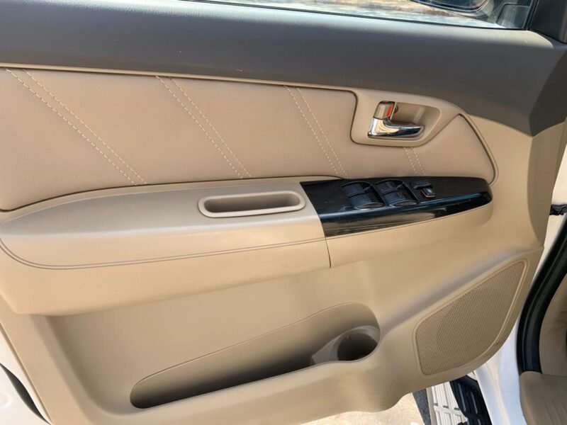 2013 TOYOTA HILUX SW4 SRV 4X4 AUTOMATICO 7 LUGARES - de R$ 132.990,00