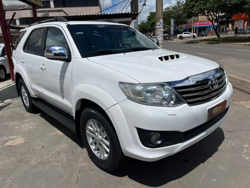 2013 TOYOTA HILUX SW4 SRV 4X4 AUTOMATICO 7 LUGARES - de R$ 132.990,00