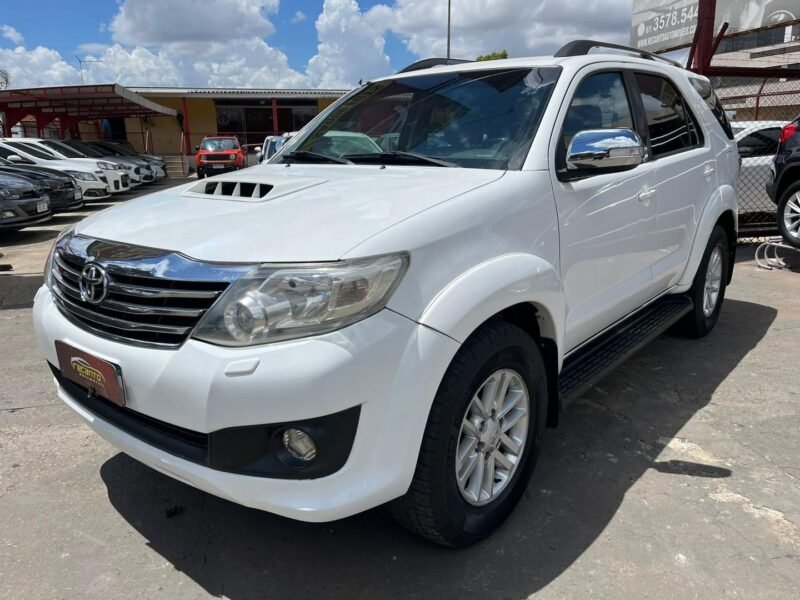 2013 TOYOTA HILUX SW4 SRV 4X4 AUTOMATICO 7 LUGARES - de R$ 132.990,00