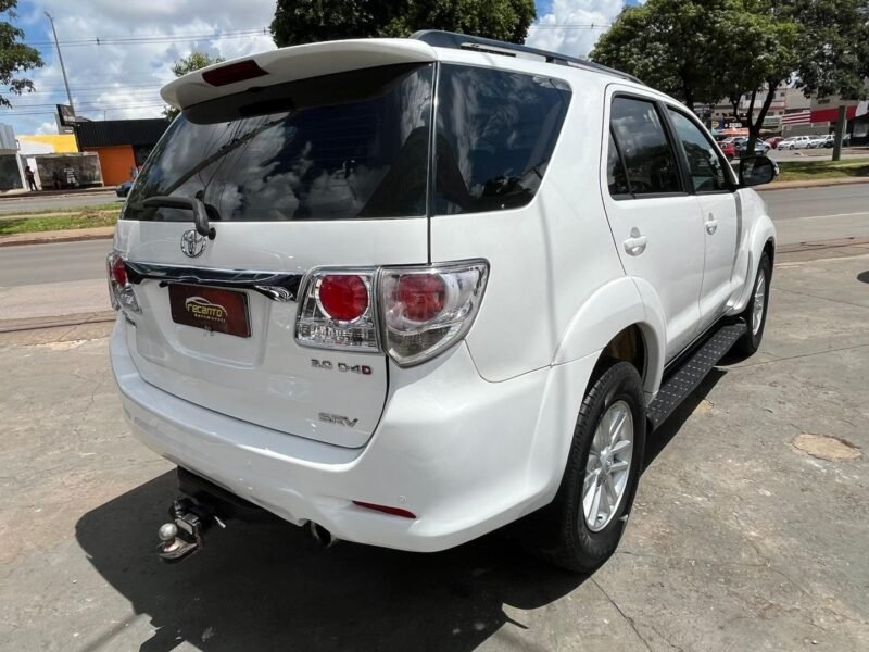 2013 TOYOTA HILUX SW4 SRV 4X4 AUTOMATICO 7 LUGARES - de R$ 132.990,00