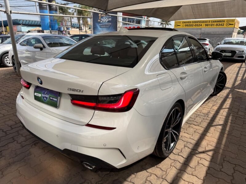 2022 BMW 320IA 2.0 TB M SPORT ACTIVEFLEX 16V 4P - R$ 212.900,00