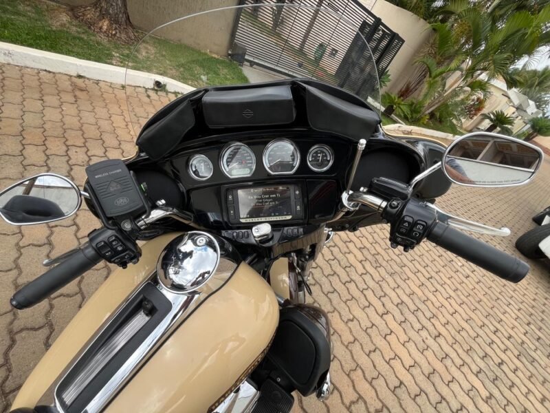 2014 HARLEY-DAVIDSON ELECTRA GLIDE ULTRA LIMITED FLHTK - R$ 74.890,00