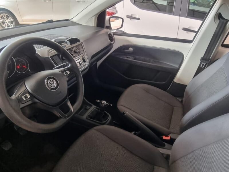 2020 VOLKSWAGEN UP MPI MC - R$ 55.900,00