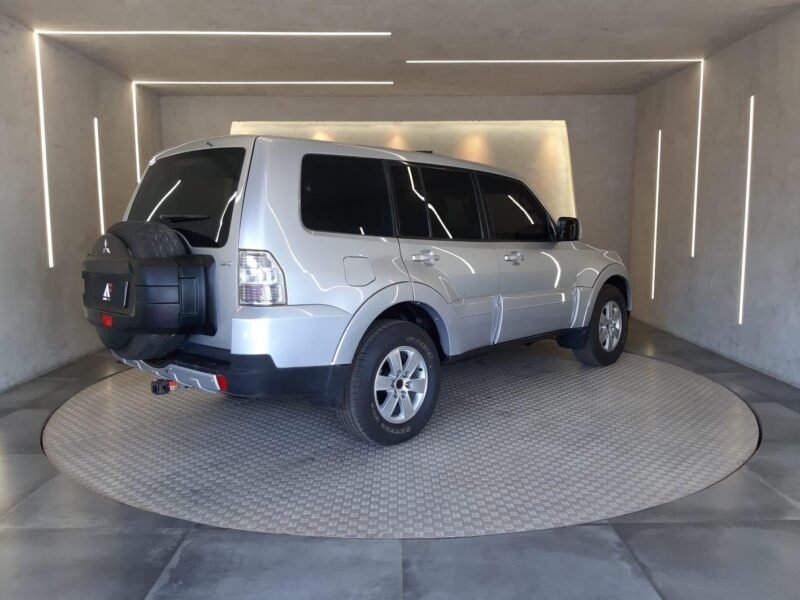 2008 MITSUBISHI PAJERO FULL GLS 3.2 4X4 - R$ 89.990,00