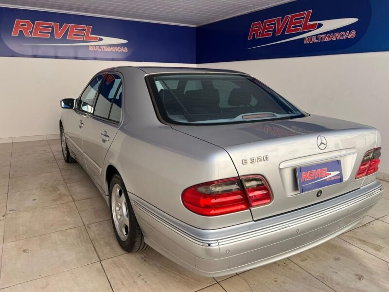 2001 MERCEDES-BENZ E320 JF65W - R$ 99.900,00