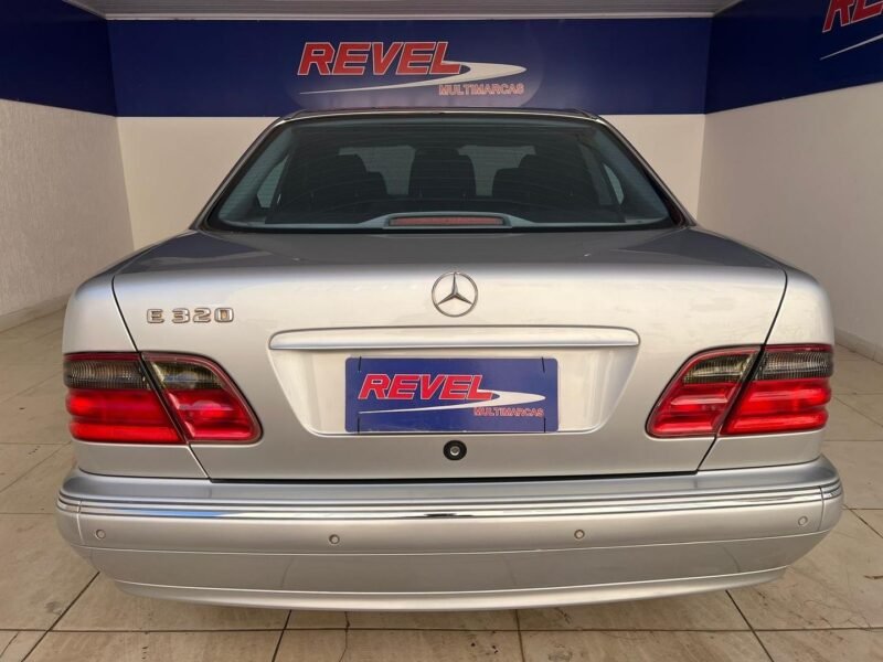 2001 MERCEDES-BENZ E320 JF65W - R$ 99.900,00