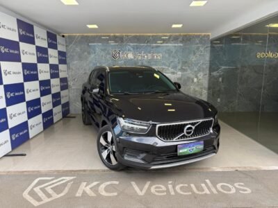 2020 VOLVO XC 40 2.0 T4 GASOLINA MOMENTUM GEARTRONIC - de R$ 165.900,00