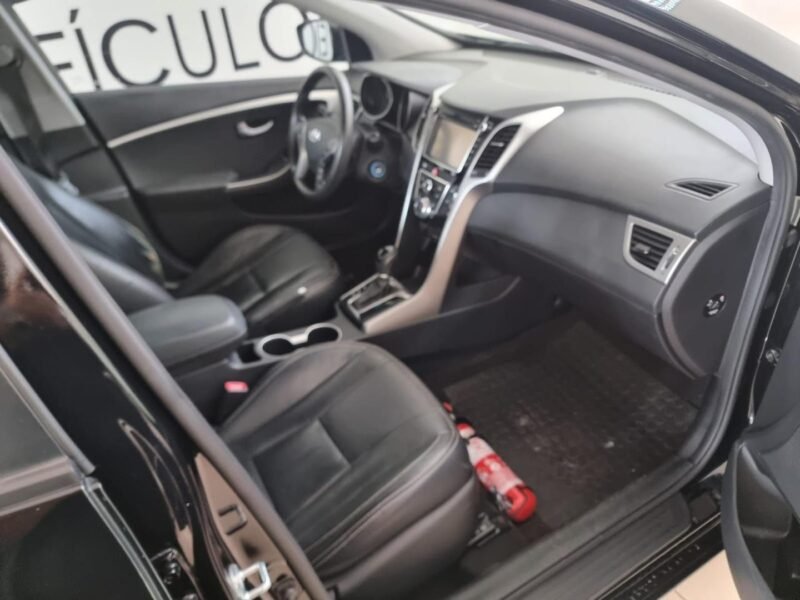 2015 HYUNDAI I30 1.8 - R$ 67.900,00