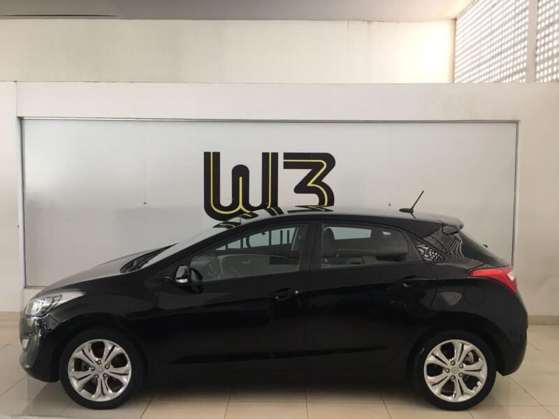 2015 HYUNDAI I30 1.8 - R$ 67.900,00