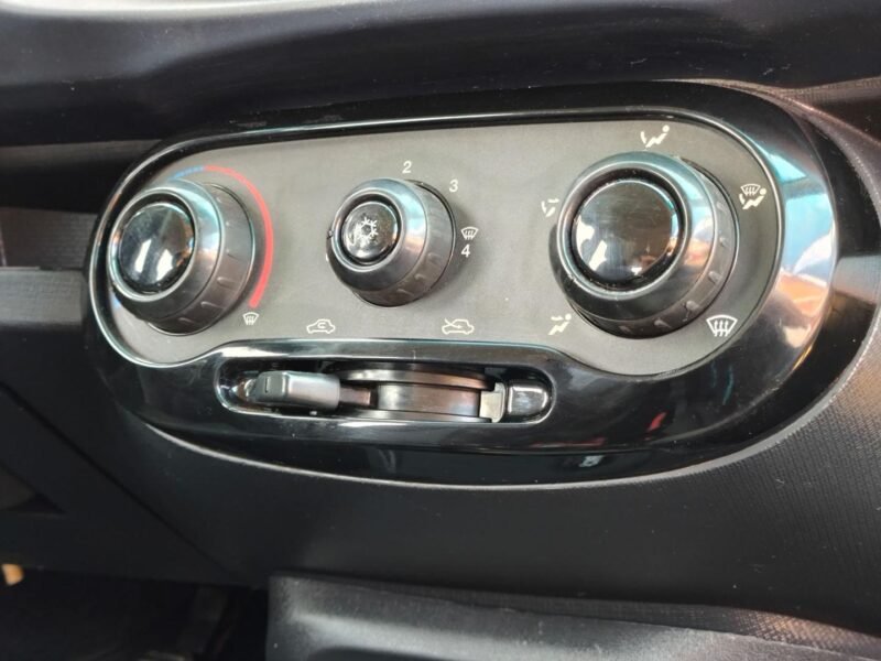 2016 FIAT FIAT UNO ATTRACTIVE 1.0 - R$ 39.900,00