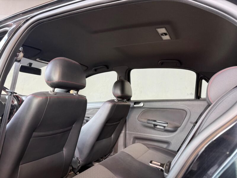 2016 VOLKSWAGEN GOL 1.0 MI ROCK IN RIO 8V G6 TOTAL FLEX - R$ 45.990,00
