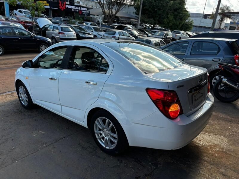 2014 CHEVROLET SONIC LTZ NB AT - R$ 41.990,00