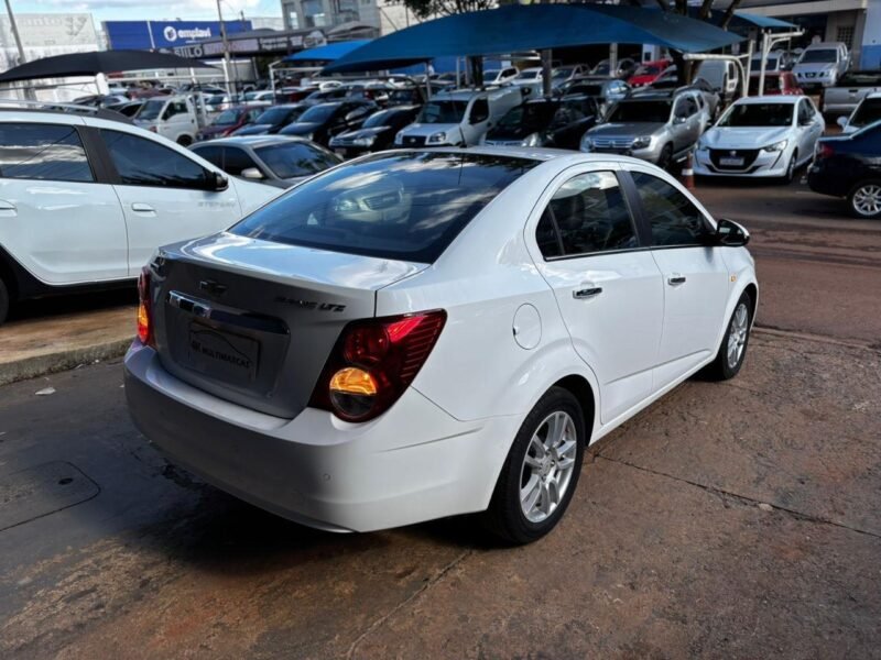 2014 CHEVROLET SONIC LTZ NB AT - R$ 41.990,00
