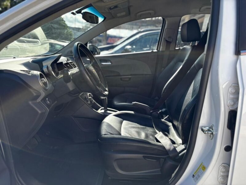 2014 CHEVROLET SONIC LTZ NB AT - R$ 41.990,00