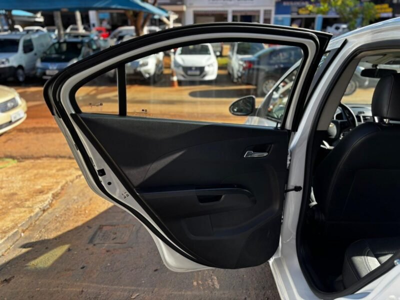2014 CHEVROLET SONIC LTZ NB AT - R$ 41.990,00